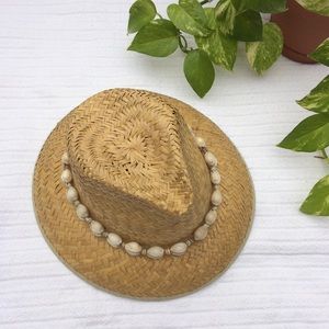 Straw Hat with shells